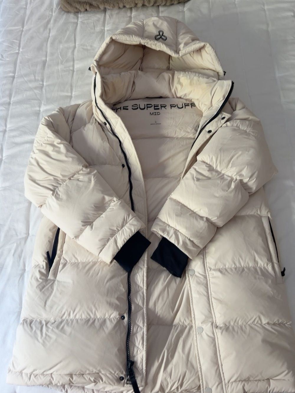 Aritzia Tna The Super Puff Mid Cream Puffer Coat Size L
